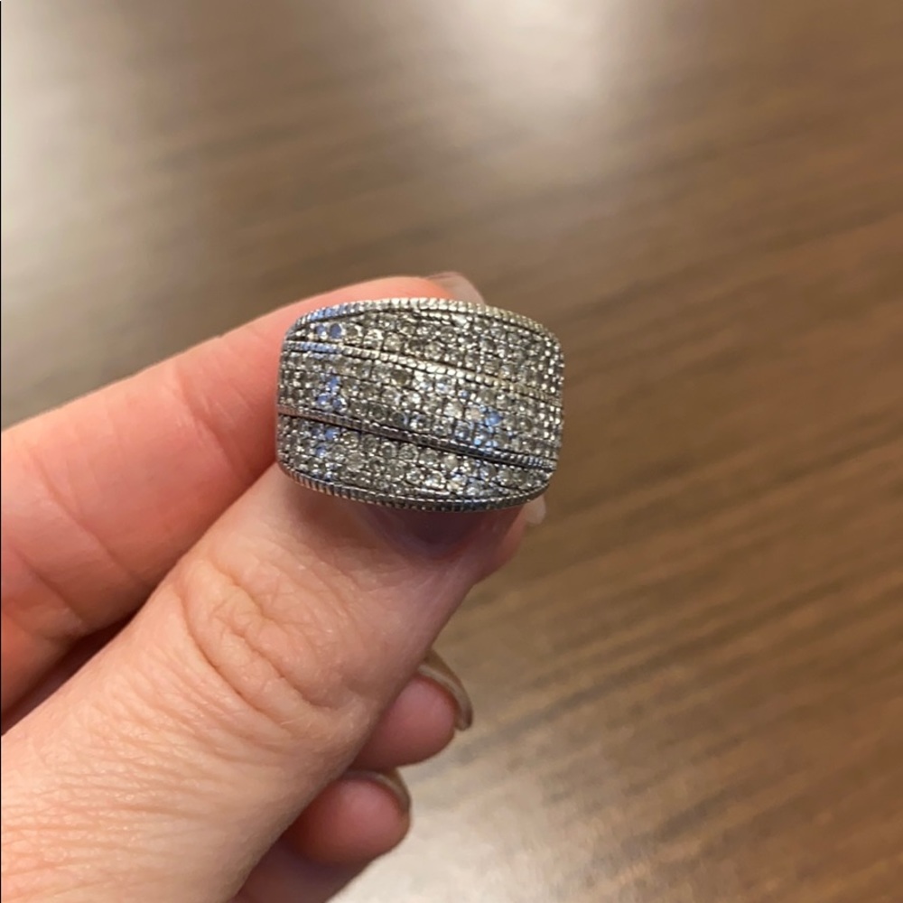 Diamond cluster ring